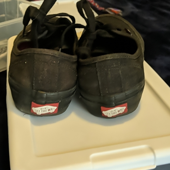 Vans - Picture 2 of 4